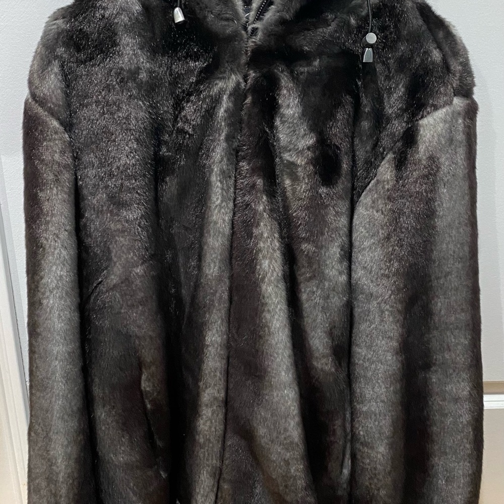1 Madison Luxe Outerwear Faux Fur Hoodie Coat 100% Polyester- New- Women XL
